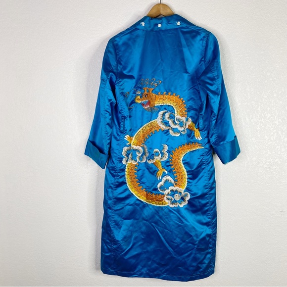 Vintage Mitopa Department Store Blue Satin Dragon Embroidered Asian Robe - Picture 14 of 14